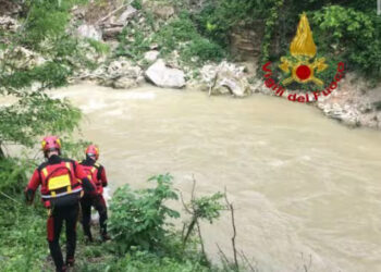 Ritrovato corpo senza vita nel porto canale di Pescara: indagini in corso per identificarne l’identità