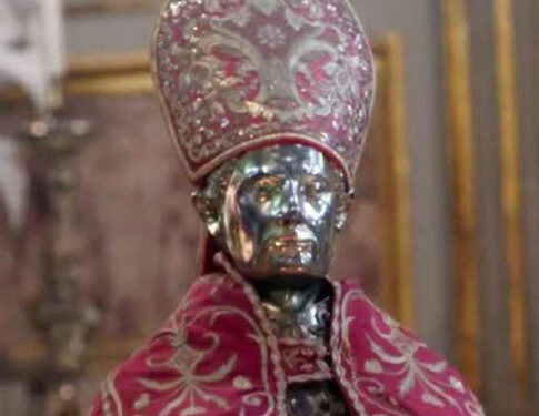 Napoli si prepara al “Miracolo di Maggio”: processione di San Gennaro e modifiche alla viabilità