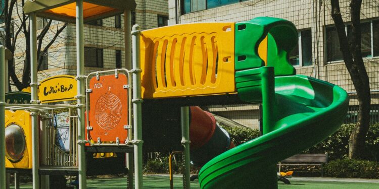 Pollena Trocchia – Aggredisce l’ex compagna davanti alla figlia di 3 anni: 34enne arrestato dai Carabinieri