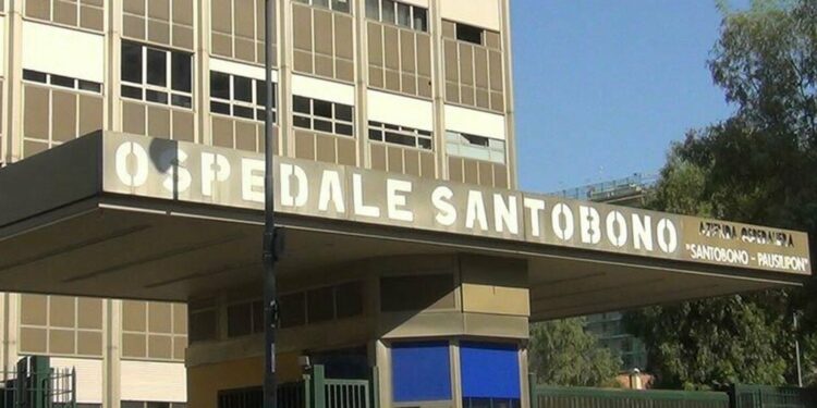 Gravissime lesioni per un neonato di 9 mesi: trasferito d’urgenza da Sapri a Napoli
