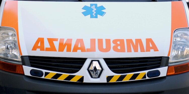 Incidente stradale a Lucrino: donna investita da un motociclista