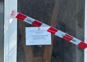 Rissa ai Maronti: sospesa per 7 giorni l’attività commerciale teatro degli scontri
