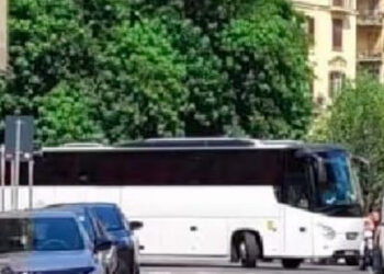 Vomero, bus bloccato a Piazza degli Artisti: traffico in tilt per ore