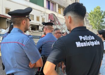 Ponticelli, sgomberata la roccaforte del clan De Martino: sequestrato immobile comunale occupato abusivamente
