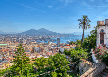 Vomero – Rissa in via Eduardo Massari, intervengono i carabinieri: tre denunciati