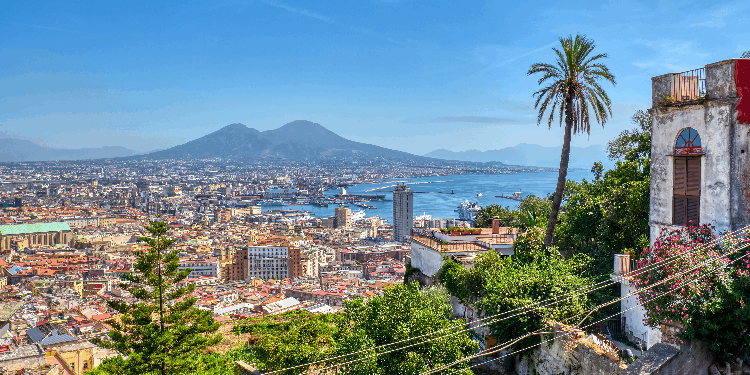 Vomero – Rissa in via Eduardo Massari, intervengono i carabinieri: tre denunciati