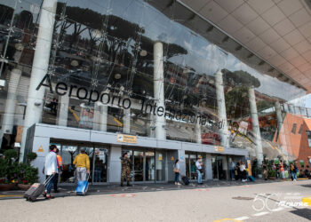 Caos a Capodichino: voli cancellati e ritardi per un guasto al radar. Rischio class action