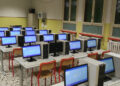 Castellammare di Stabia, maxi furto alla scuola Lizzadri-Roncalli: rubati 31 computer e le attrezzature dell’aula 2.0