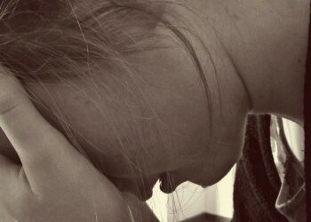 “Lascialo!” la chatbot “consiglia” la 13enne, poi la tragedia: accuse gravi sull’ex a Piacenza