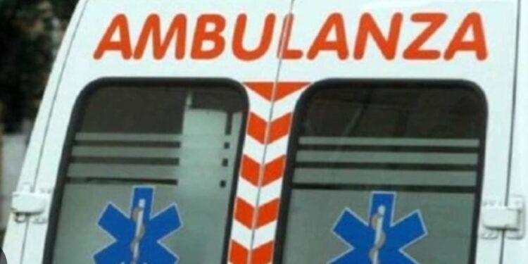 Trecase: anziana travolta in strada da una moto. Ferito anche l’uomo a bordo della moto.