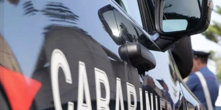 Caserta: minaccia di morte l’ex e pubblica le sue foto osè.