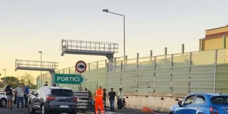 Incidente stradale sull’A3 nei pressi dell’uscita di Portici, 2 morti e 5 feriti.