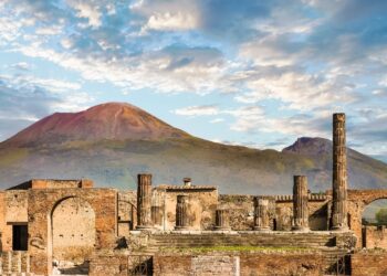Pompei: 4 turisti spagnoli denunciati.