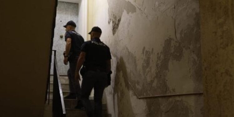 Forcella, Napoli: moglie uccide il marito durante una lite, arrestata.