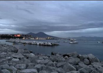 Napoli: padre e figlio aggrediti sul Lungomare.