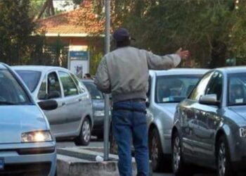 Napoli: uomo evade i domiciliari per fare il parcheggiatore abusivo.
