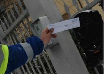 Napoli: fingono di essere postini e rubano 25mila euro. Individuati gli autori.