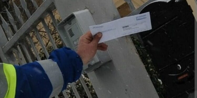 Napoli: fingono di essere postini e rubano 25mila euro. Individuati gli autori.