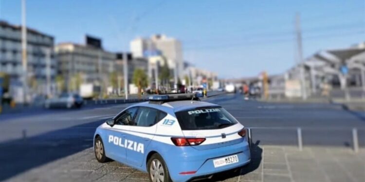 Napoli:  42enne marocchino aggredisce uomo su una panchina, arrestato.
