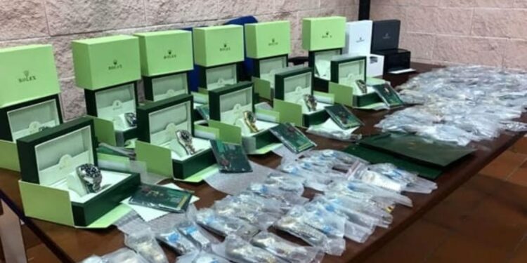 Furti e truffe in Italia e all’estero, arrestate 9 persone.