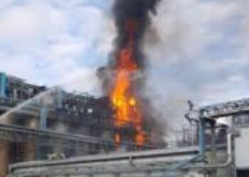 Esplosione fabbrica di rifiuti a Marcianise, gli inquirenti indagano per omicidio colposo plurimo.