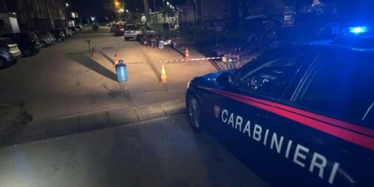 Caivano, Napoli: colpi d’arma da fuoco al Parco Verde, sopralluogo da parte dei Carabinieri.
