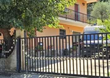 Benevento: donna trovata morta nella sua abitazione, marito e figli irreperibili.