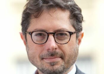 Solidarietà a Francesco Emilio Borrelli: Un Atto di Intolleranza al Palazzo Reale di Napoli.