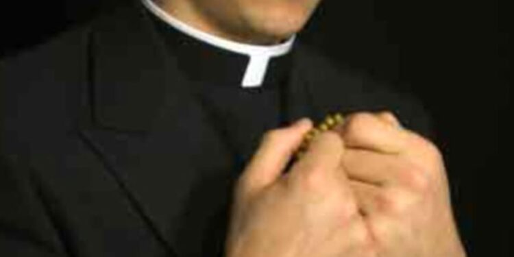 Parroco orco ad Ercolano, condannato a 8 anni per abusi sessuali su disabile.