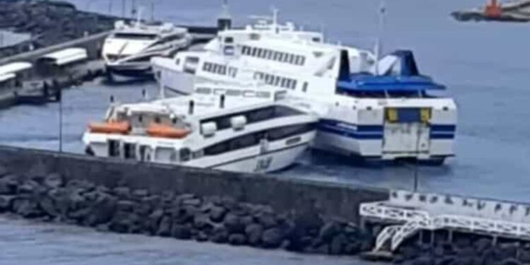 Capri: incidente tra barche nel porto.