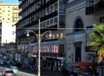 Napoli: investito sulle strisce pedonali, 16enne in gravi condizioni.