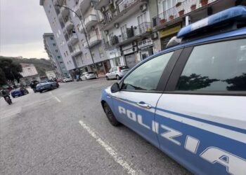 Napoli: paura in piazza Bellini, esplosi colpi di pistola.
