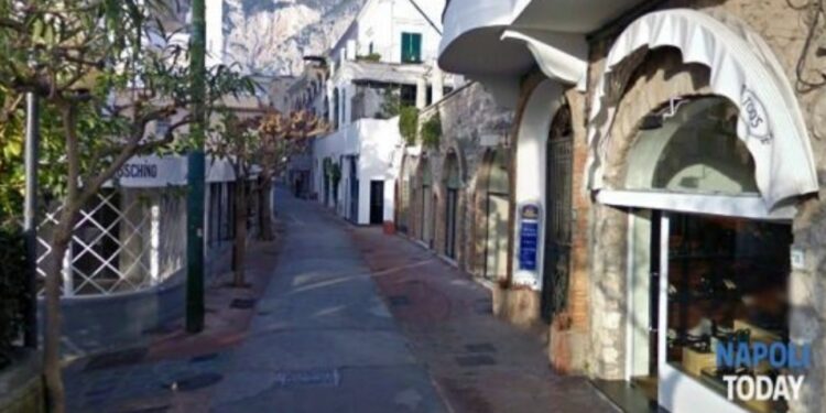 Capri: tentano un grosso colpo nella via del lusso, arrestati mentre lasciavano l’isola.