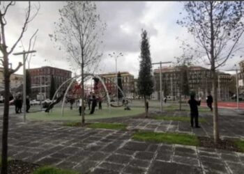 Napoli: bambino piange in strada, si era perso.