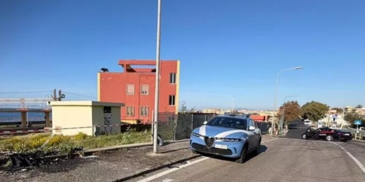 Napoli: muore poliziotto dopo scontro con un Suv, il conducente si è dato alla fuga.