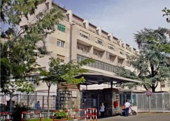 Napoli: morto 18enne, sparato mentre era in piazza.