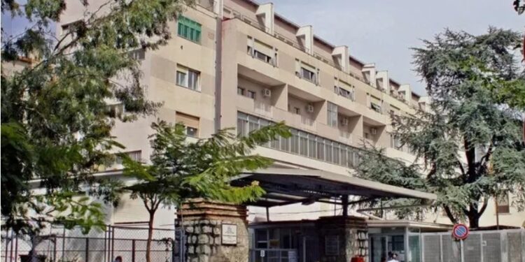 Napoli: morto 18enne, sparato mentre era in piazza.