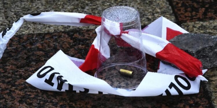 Volla: uomo sparato ad un piede, apparentemente senza un motivo.