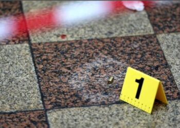 Napoli: aguato in strada, ferito uomo con colpi d’arma da fuoco.