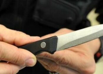 Casoria, Napoli: giovane convocato in caserma si presenta armato.