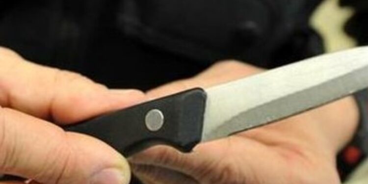 Casoria, Napoli: giovane convocato in caserma si presenta armato.