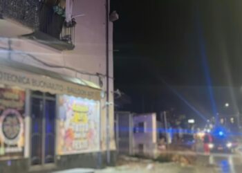 Piazzola di Nola: forte esplosione, ferita una 68enne.