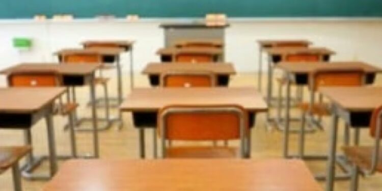 Lutto a scuola: dodicenne morta a scuola a Marcianise.