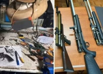 Torre del Greco, Napoli: uomo spara dal tettosulle auto in sosta.