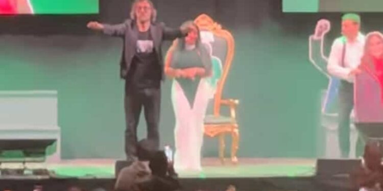 Fischi e insulti per Rita De Crescenzo da Cruciani, la sua risposta con un video.