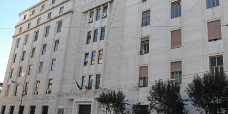 Napoli: ucciso 19enne con un colpo d’arma da fuoco, un 15enne si costituisce.