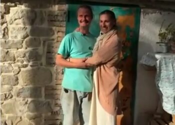 Famiglia nel bosco: legale rimette mandato.