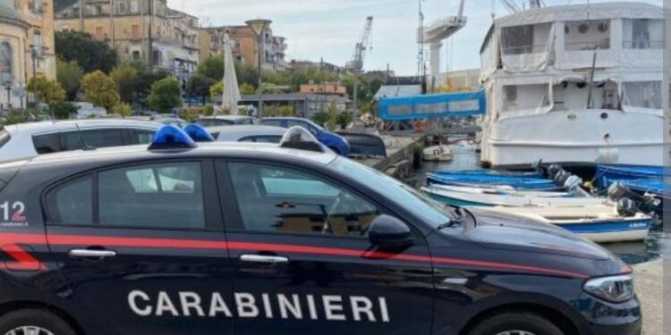 Napoli: minacciano perito assicurativo per farsi aumentare l’indennizzo.