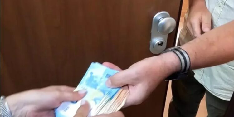 Napoli: truffe a danno degli anziani, smantellata gang.