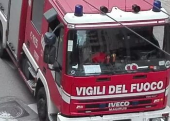 Napoli: Fiamme in un appartamento, un morto.